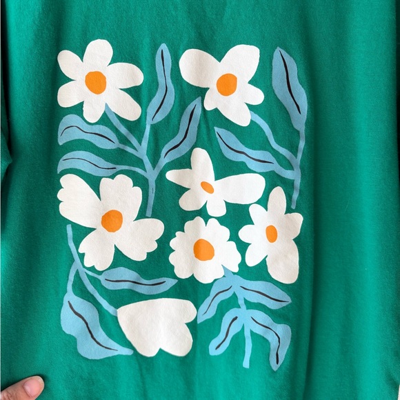 Hanna Andersson | Oversized Floral Graphic Green Shirt | Size 8 - Picture 3 of 6